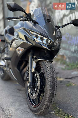 Мотоцикл Спорт-туризм Kawasaki Ninja 650 2022 в 