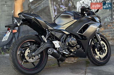 Мотоцикл Спорт-туризм Kawasaki Ninja 650 2022 в 