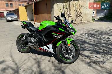 Спортбайк Kawasaki Ninja 650R 2022 в 