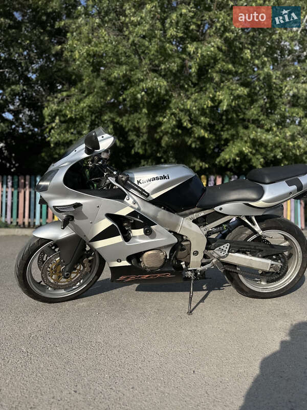 Спортбайк Kawasaki Ninja ZX-6R 2000 в Виннице