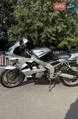 Спортбайк Kawasaki Ninja ZX-6R 2000 в 