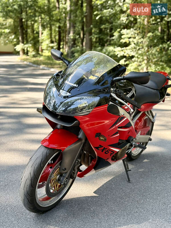Спортбайк Kawasaki Ninja ZX-6R 2001 в Виннице
