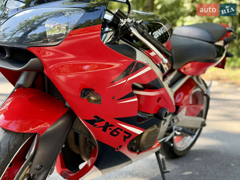 Спортбайк Kawasaki Ninja ZX-6R 2001 в Виннице