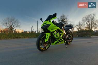 Спортбайк Kawasaki Ninja 2001 в Богуславе