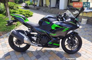 Спортбайк Kawasaki Ninja 2019 в 