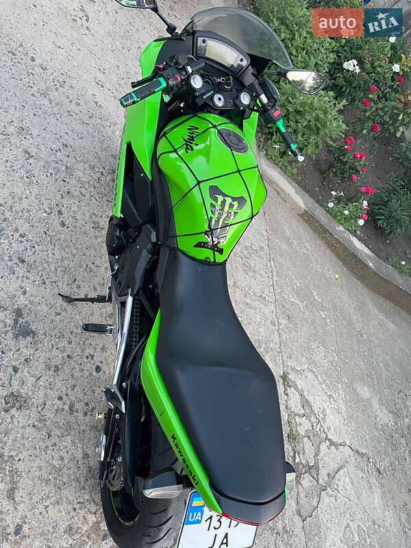 Мотоцикл Спорт-туризм Kawasaki Ninja 2011 в Сарате