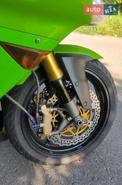 Спортбайк Kawasaki Ninja 2004 в 