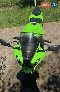 Спортбайк Kawasaki Ninja 2012 в 