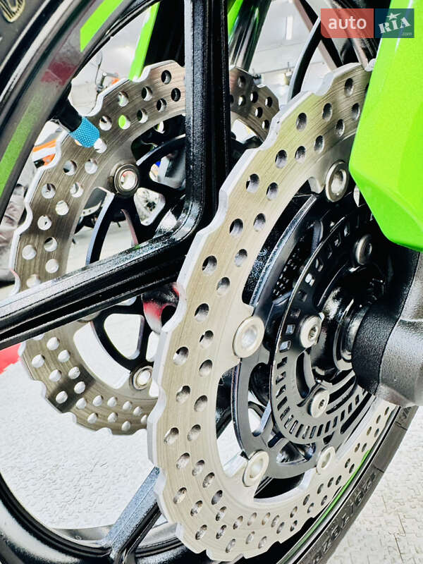 Спортбайк Kawasaki Ninja 2015 в Одесі