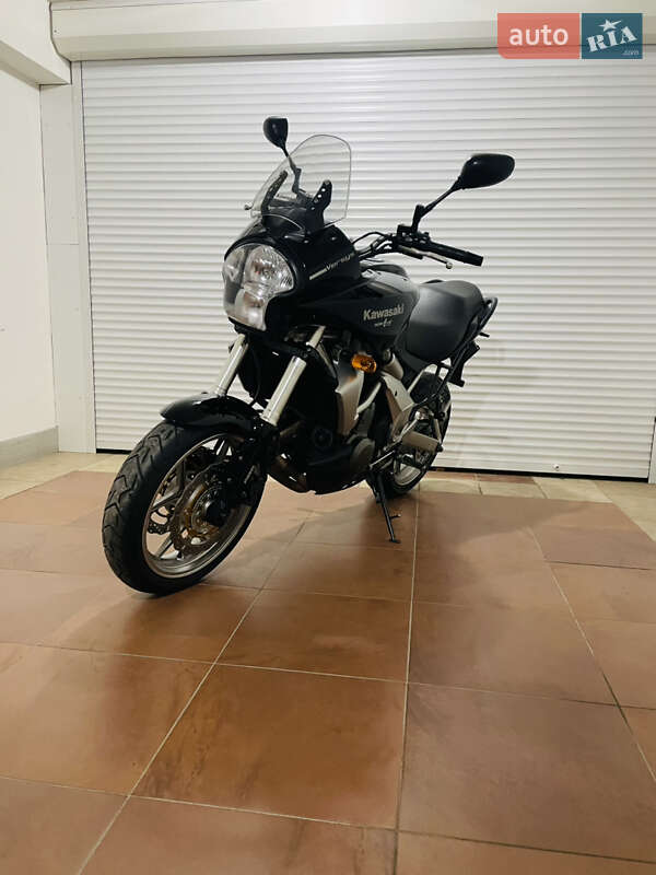 Мотоцикл Без обтекателей (Naked bike) Kawasaki Versys 650 2008 в Киеве
