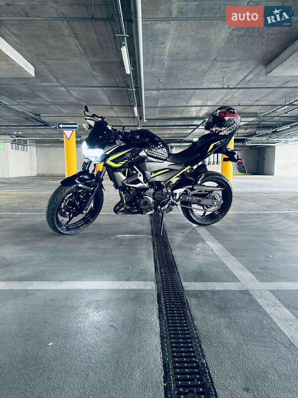 Мотоцикл Без обтекателей (Naked bike) Kawasaki Z 400 2021 в Киеве