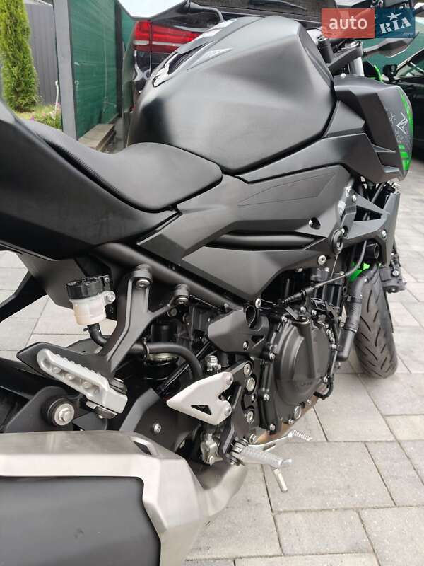 Мотоцикл Без обтекателей (Naked bike) Kawasaki Z 400 2021 в Берёзовке