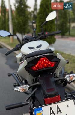 Мотоцикл Без обтекателей (Naked bike) Kawasaki Z 400 2023 в 