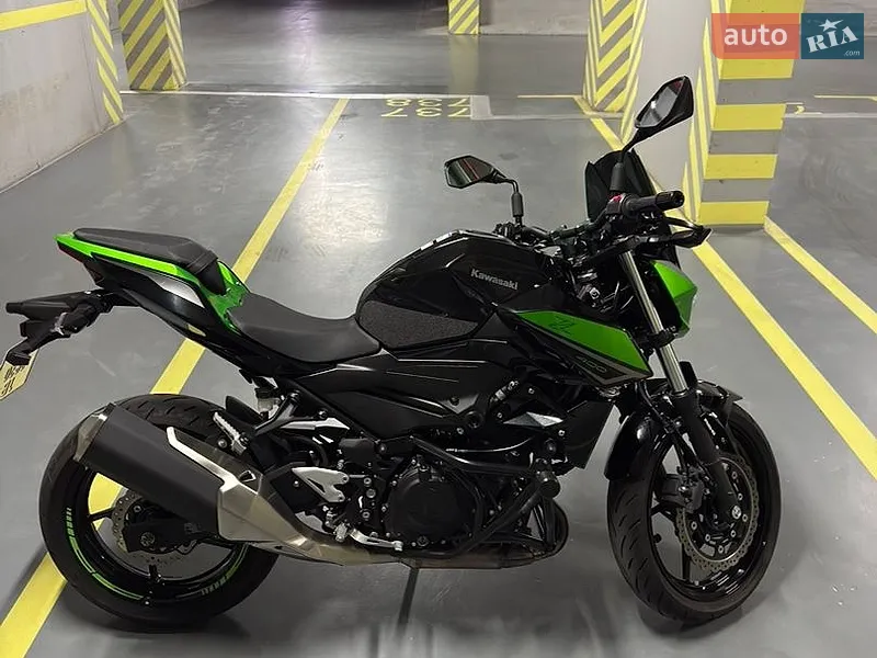 Kawasaki Z 400 2021