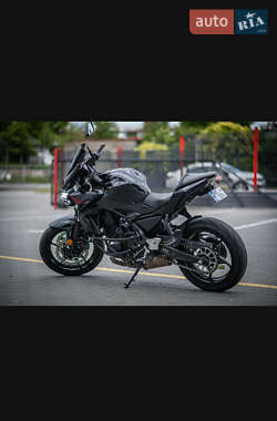 Мотоцикл Без обтекателей (Naked bike) Kawasaki Z 650 2020 в 