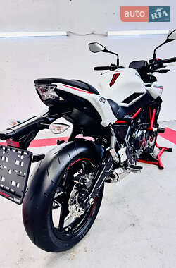Спортбайк Kawasaki Z 650 2022 в 