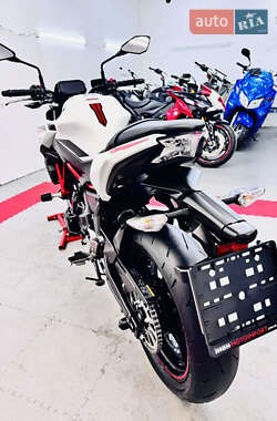 Спортбайк Kawasaki Z 650 2022 в 