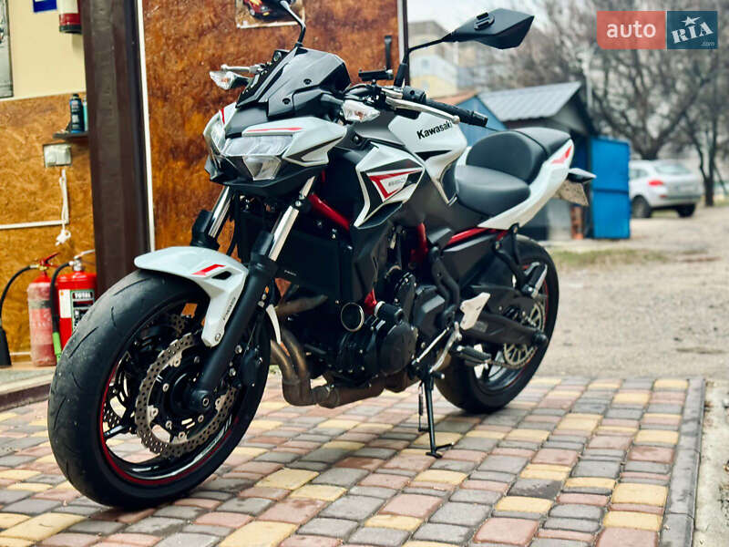 Kawasaki Z 650 2022