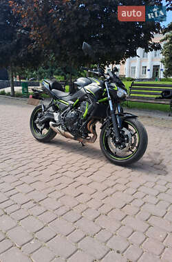 Мотоцикл Спорт-туризм Kawasaki Z 650 2022 в 