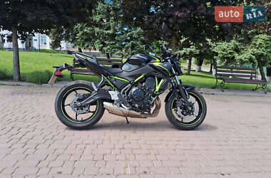 Мотоцикл Спорт-туризм Kawasaki Z 650 2022 в 
