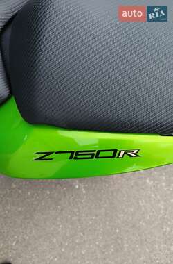 Мотоцикл Без обтекателей (Naked bike) Kawasaki Z 750R 2011 в 