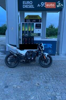 Спортбайк Kawasaki Z 750R 2004 в Харкові
