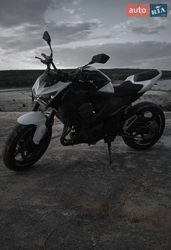 Мотоцикл Без обтікачів (Naked bike) Kawasaki Z 800 2016 в Ізюмі