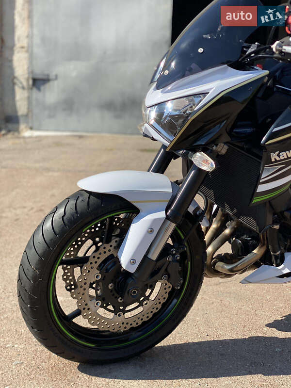 Мотоцикл Без обтекателей (Naked bike) Kawasaki Z 800 2013 в Сновске