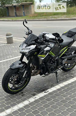 Спортбайк Kawasaki Z900 2020 в 