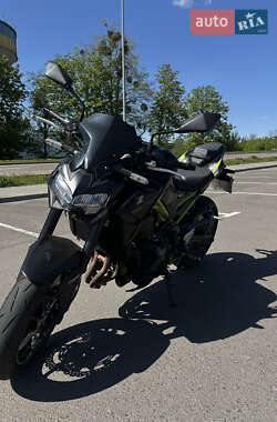 Мотоцикл Без обтекателей (Naked bike) Kawasaki Z900 2022 в 