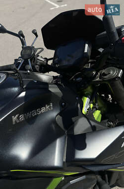 Мотоцикл Без обтекателей (Naked bike) Kawasaki Z900 2022 в 