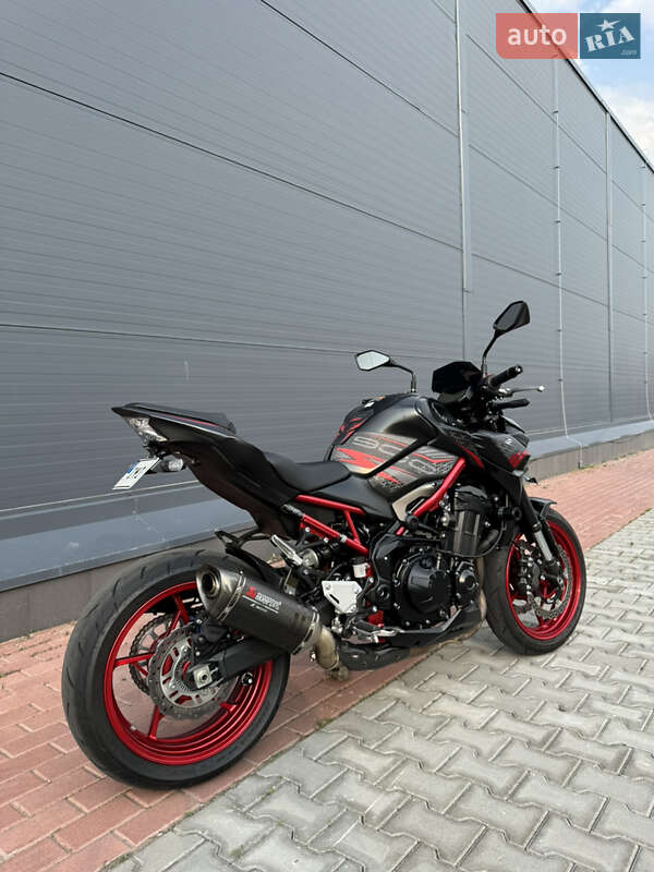 Мотоцикл Без обтекателей (Naked bike) Kawasaki Z900 2021 в Киеве