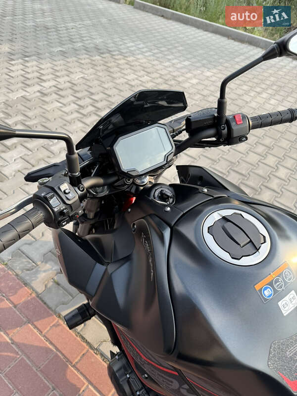 Мотоцикл Без обтекателей (Naked bike) Kawasaki Z900 2021 в Киеве