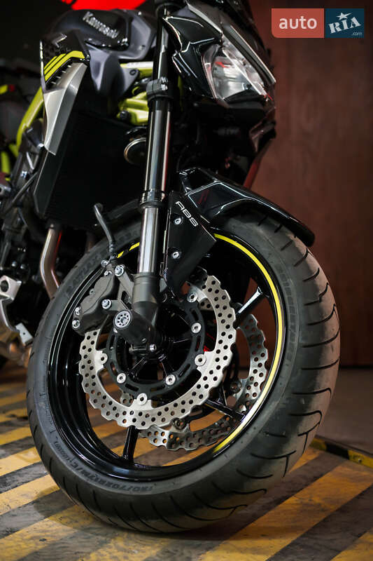 Мотоцикл Без обтікачів (Naked bike) Kawasaki Z900 2020 в Дніпрі