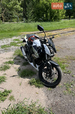 Мотоцикл Без обтекателей (Naked bike) Kawasaki Z 2014 в 