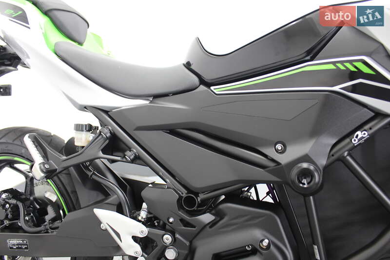 Мотоцикл Без обтекателей (Naked bike) Kawasaki Z 2024 в Гнивани