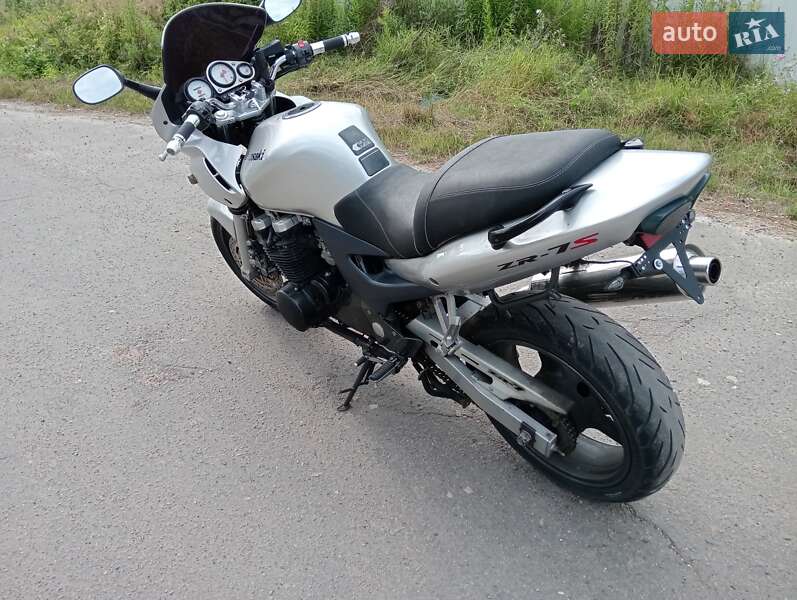 Мотоцикл Классік Kawasaki ZR 7S 2004 в Нововолинську