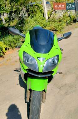 Спортбайк Kawasaki ZX 9R 2005 в 
