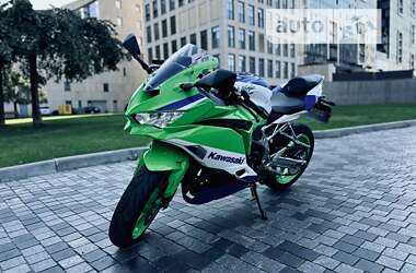 Спортбайк Kawasaki ZX 2024 в Днепре