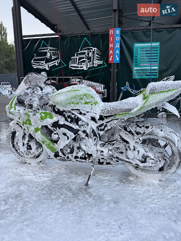 Спортбайк Kawasaki ZX 2008 в Запоріжжі