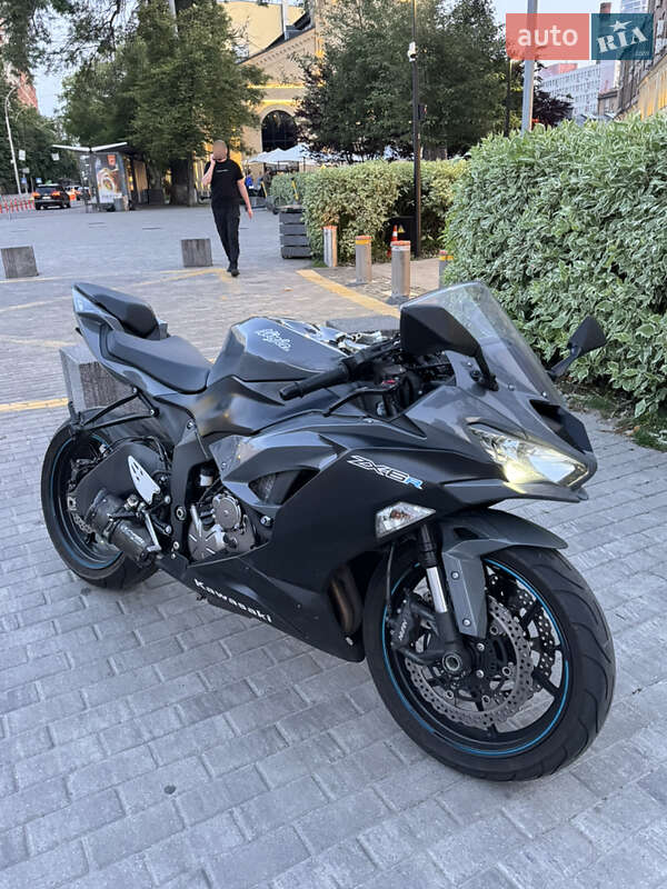 Спортбайк Kawasaki ZX 2018 в Киеве