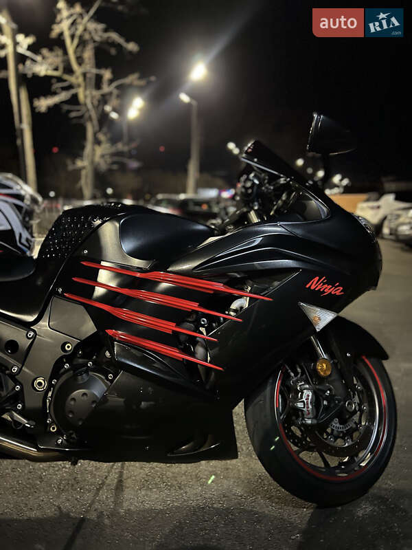 Спортбайк Kawasaki ZZR 1400 2015 в 