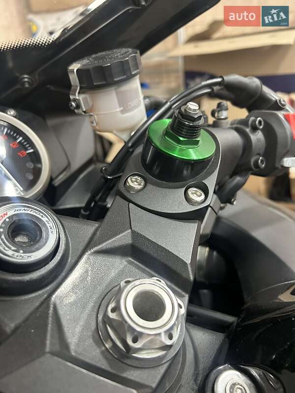 Спортбайк Kawasaki ZZR 1400 2016 в Киеве