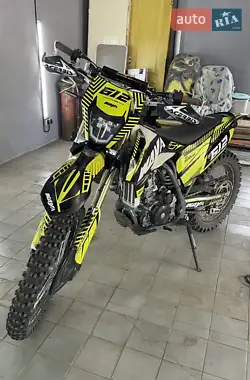 ピカ 181998305.jpg