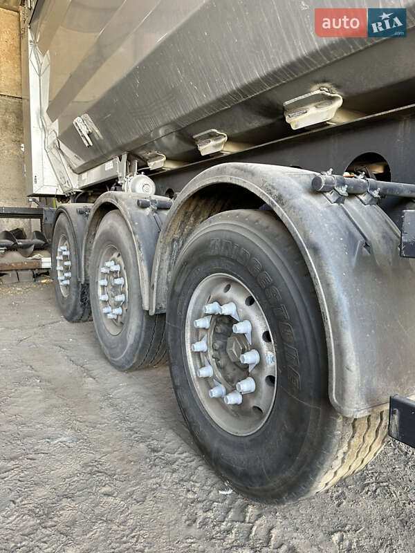 Самосвал полуприцеп Kempf SKM 2006 в Гайвороне