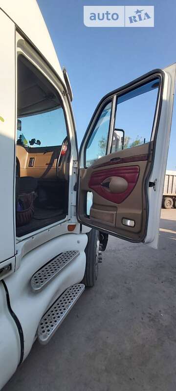Тягач Kenworth T2000 2001 в Виннице