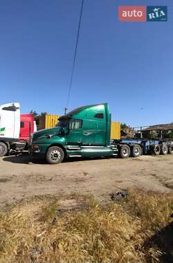 Тягач Kenworth T2000 2000 в 