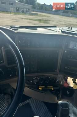 Тягач Kenworth T2000 2003 в 