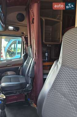 Тягач Kenworth T2000 2002 в 