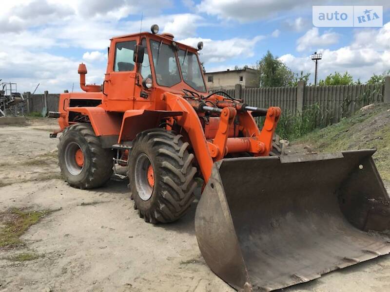 Фронтальный погрузчик ХТЗ Т-156 1989 в 